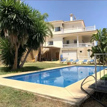 Продажа  отдельно стоящей виллы в Mijas Golf