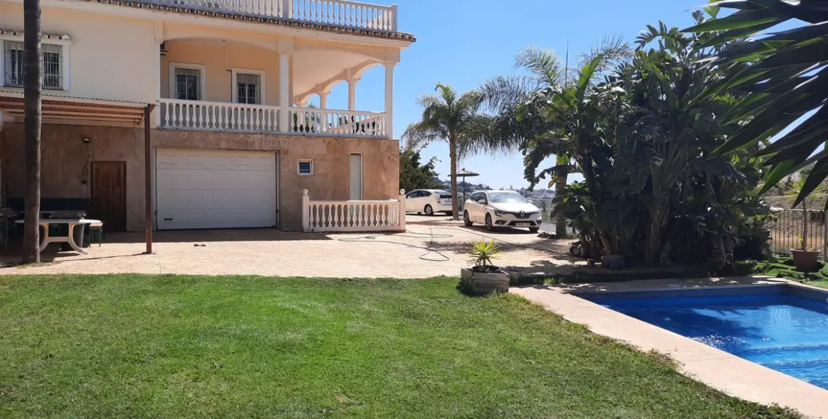 Продажа  отдельно стоящей виллы в Mijas Golf 3