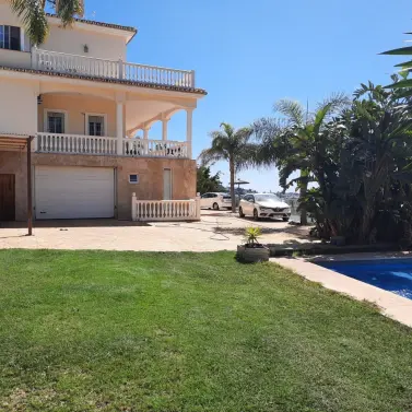 Продажа  отдельно стоящей виллы в Mijas Golf