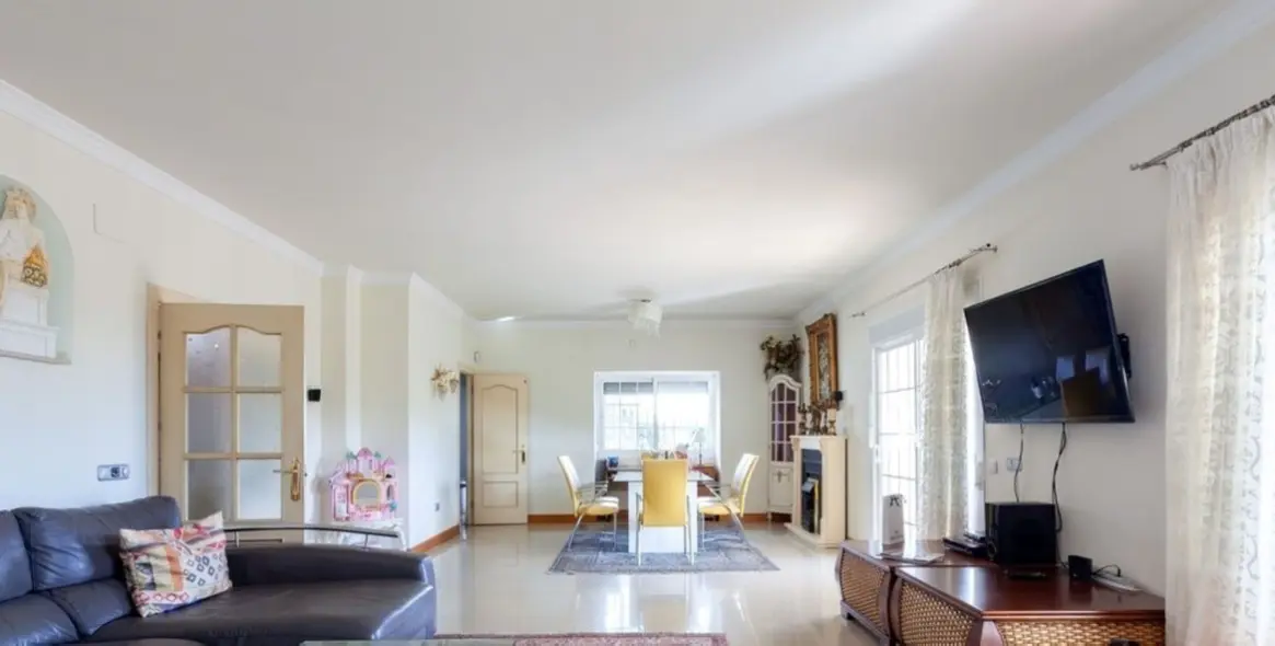 Продажа  отдельно стоящей виллы в Mijas Golf 6