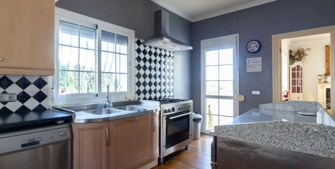 Продажа  отдельно стоящей виллы в Mijas Golf 11