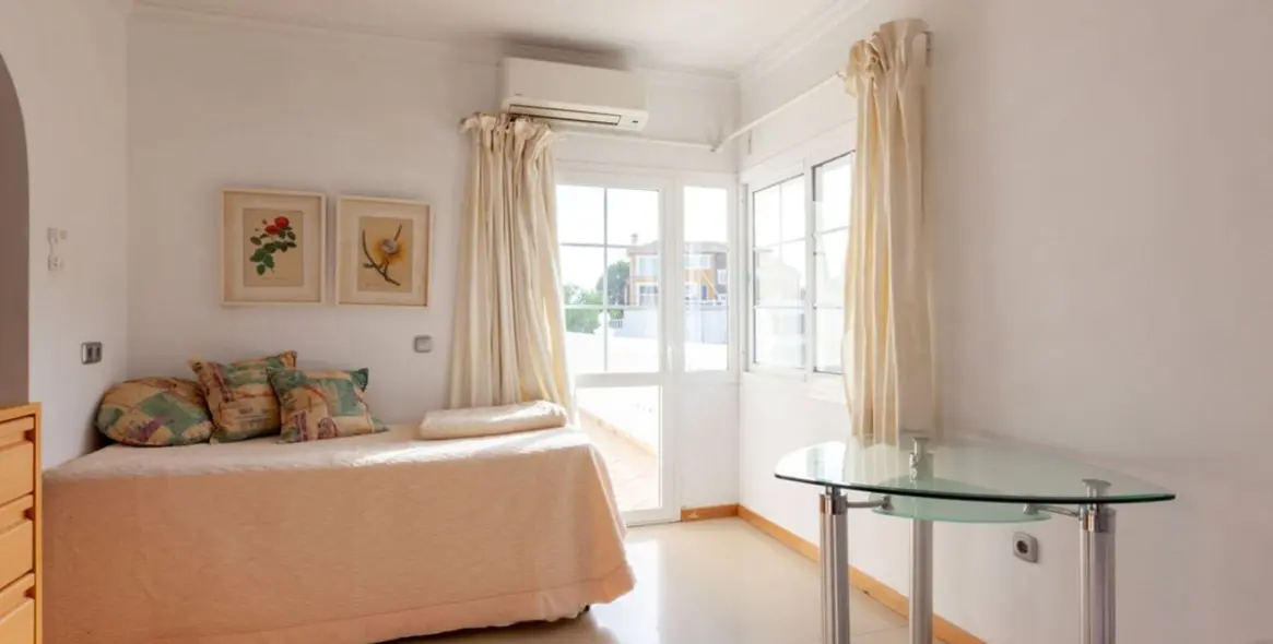 Продажа  отдельно стоящей виллы в Mijas Golf 17