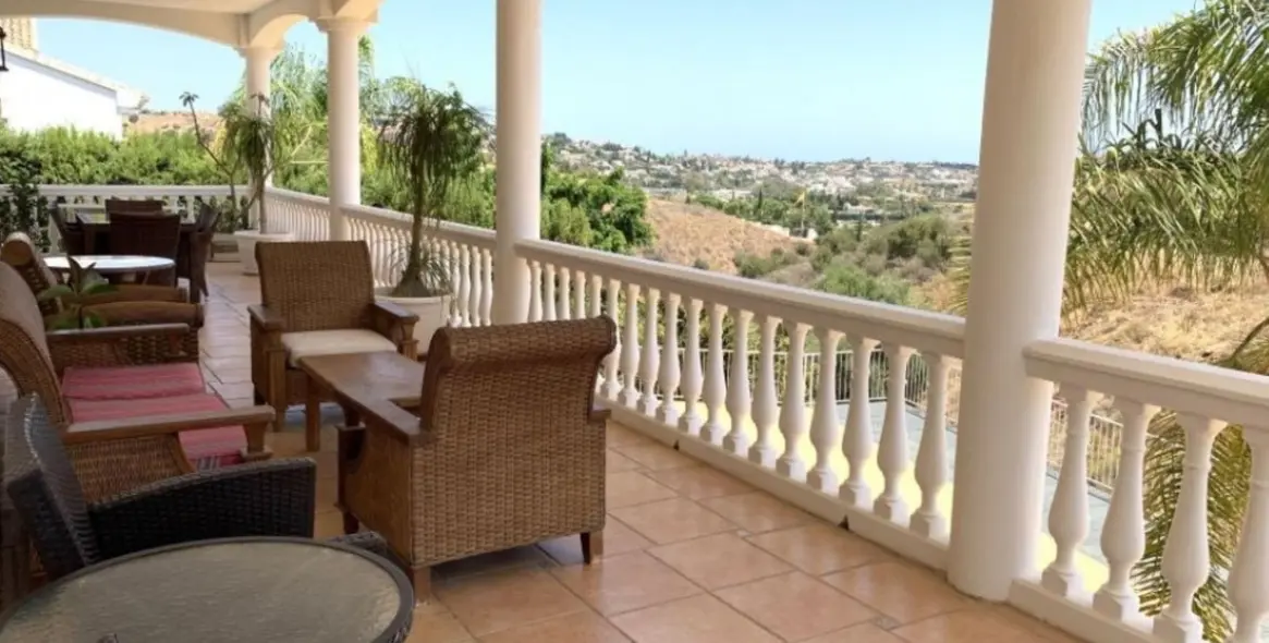 Sale of detached villa in Mijas Golf 24