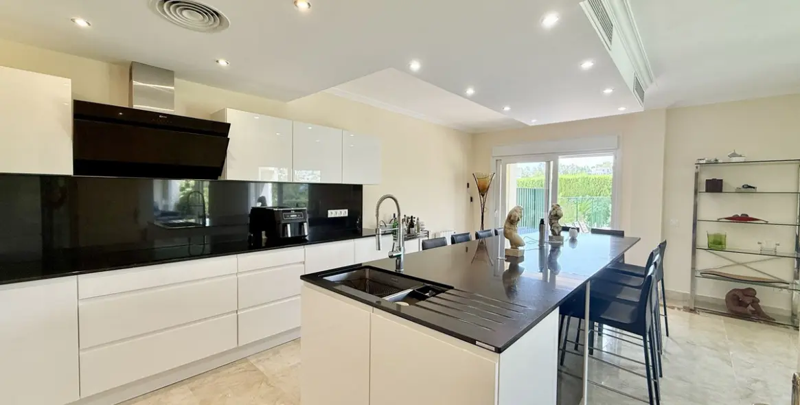 Sale of townhouse in La Quinta 9