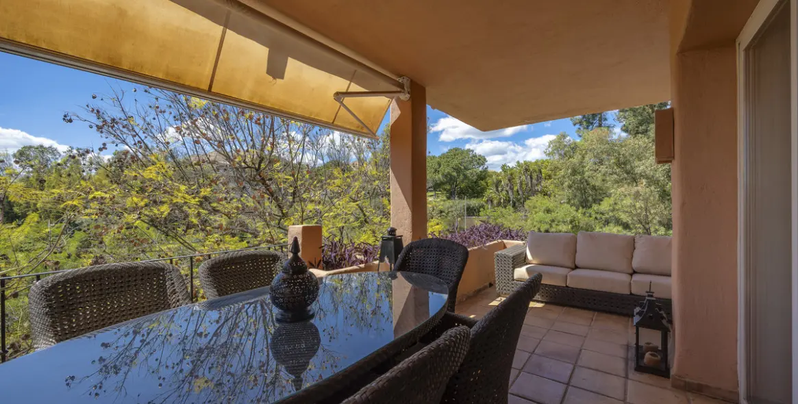 Venta de apartamento en planta media en Marbella 3