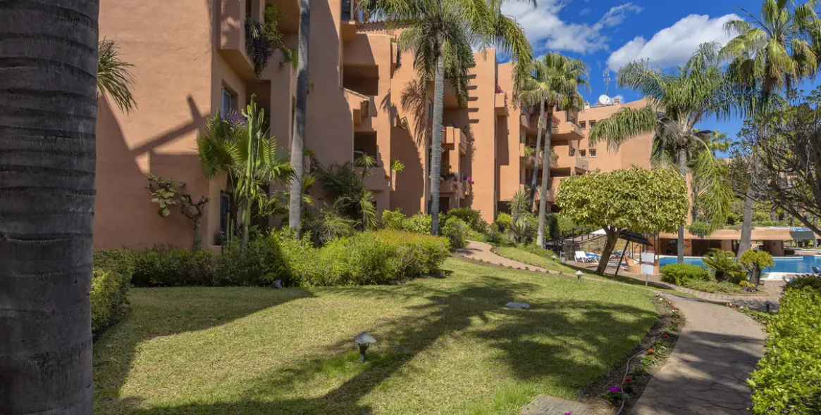 Venta de apartamento en planta media en Marbella 4