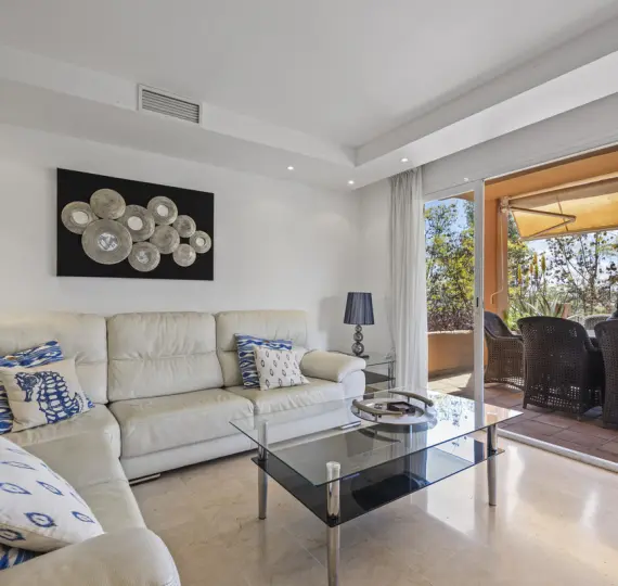 Продажа апартаментов на среднем этаже в Marbella