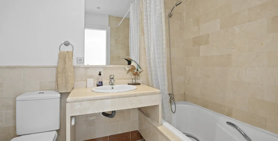 Venta de apartamento en planta media en Marbella 15