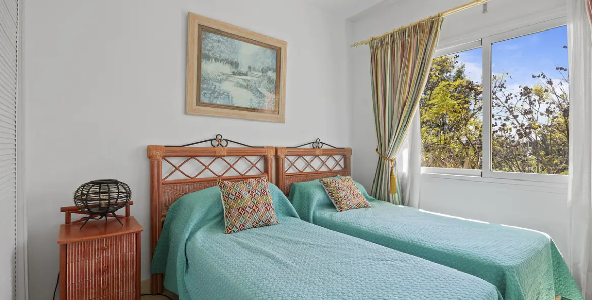 Venta de apartamento en planta media en Marbella 16