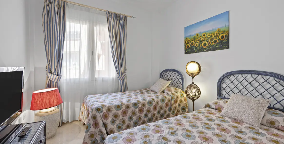 Venta de apartamento en planta media en Marbella 18