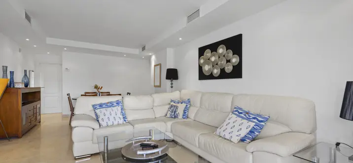 Venta de apartamento en planta media en Marbella 4