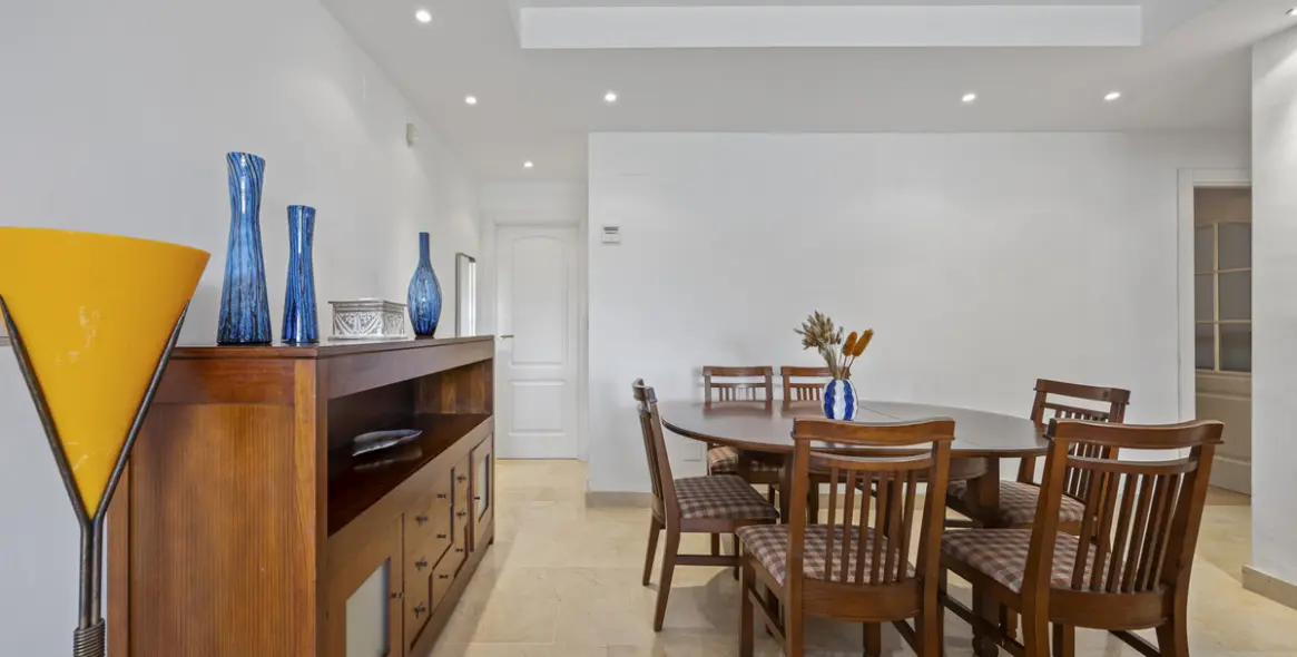 Venta de apartamento en planta media en Marbella 9