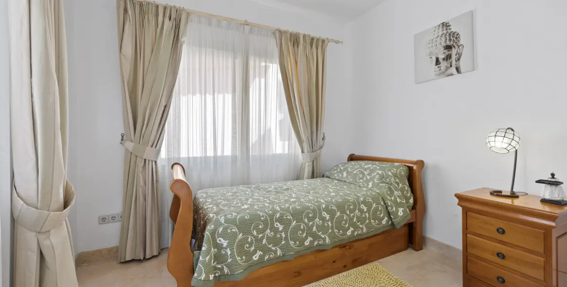 Venta de apartamento en planta media en Marbella 19