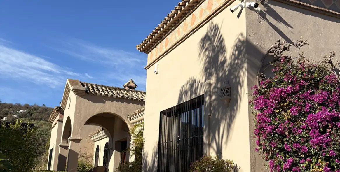 Sale of detached villa in Monda 1