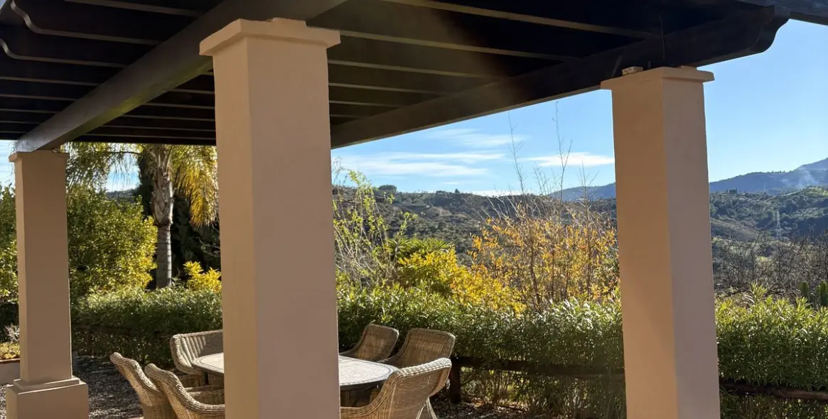 Sale of detached villa in Monda 3