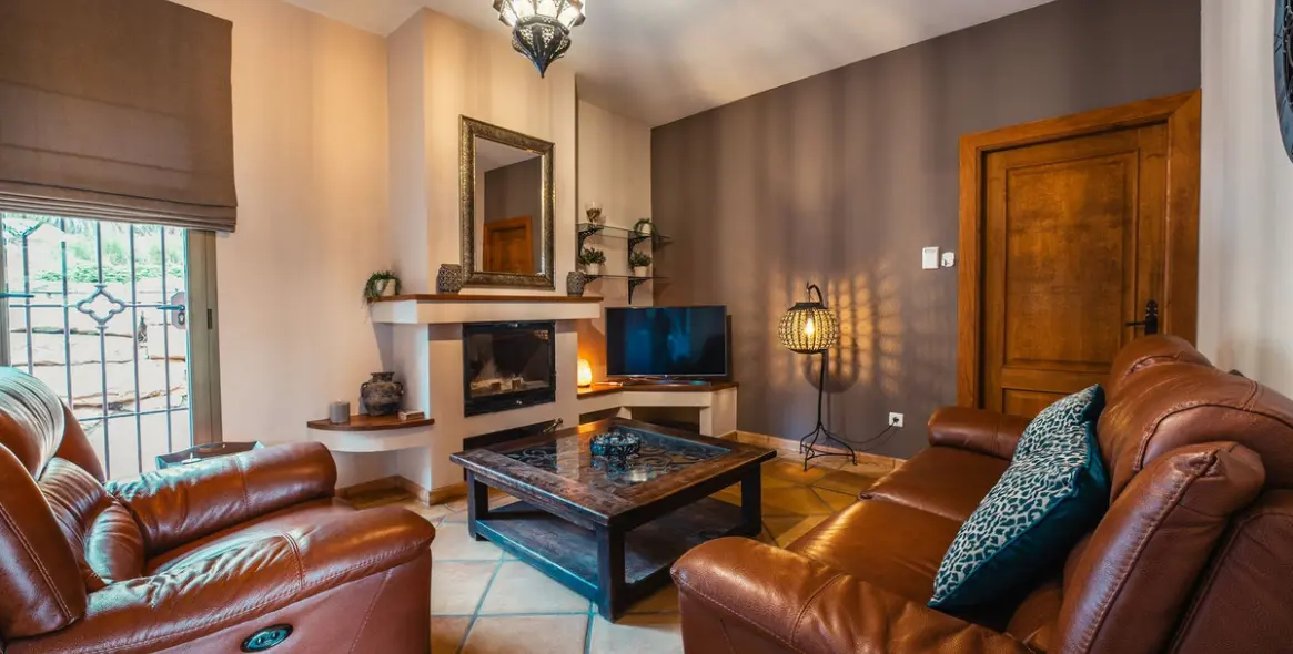 Sale of detached villa in Monda 9