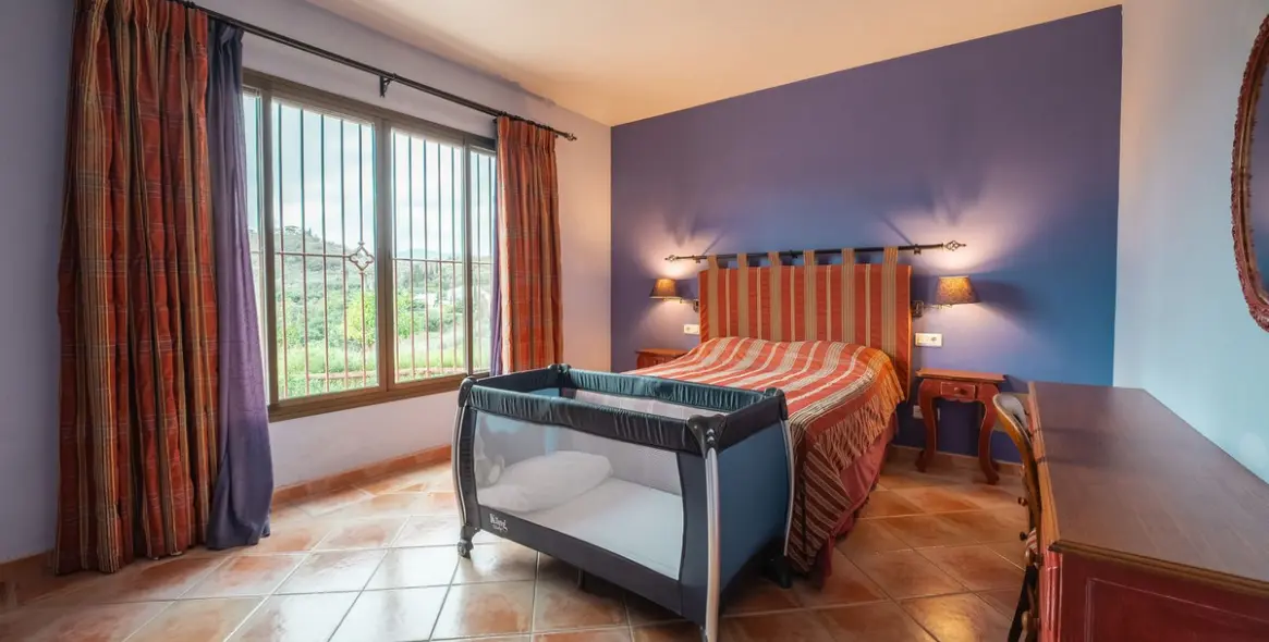 Sale of detached villa in Monda 16