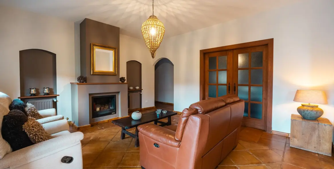 Sale of detached villa in Monda 19