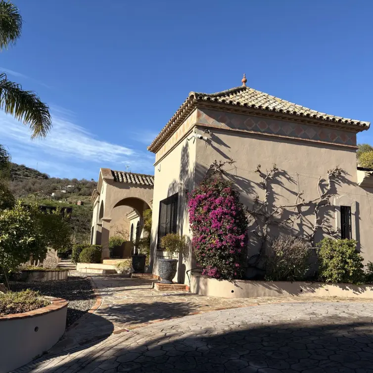 Sale of detached villa in Monda