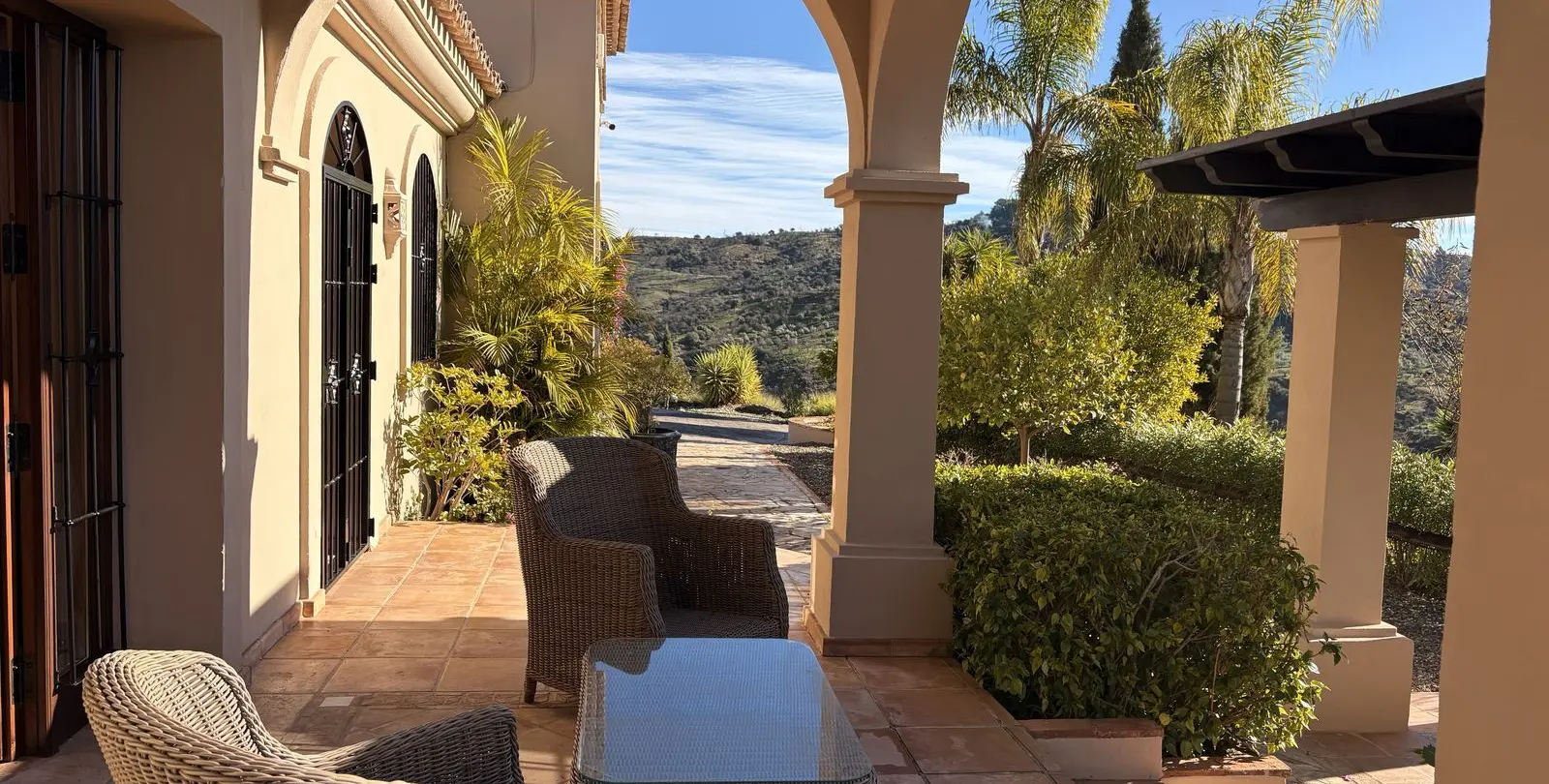 Sale of detached villa in Monda 25