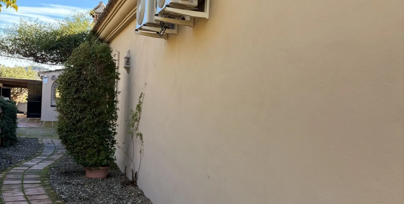 Sale of detached villa in Monda 33