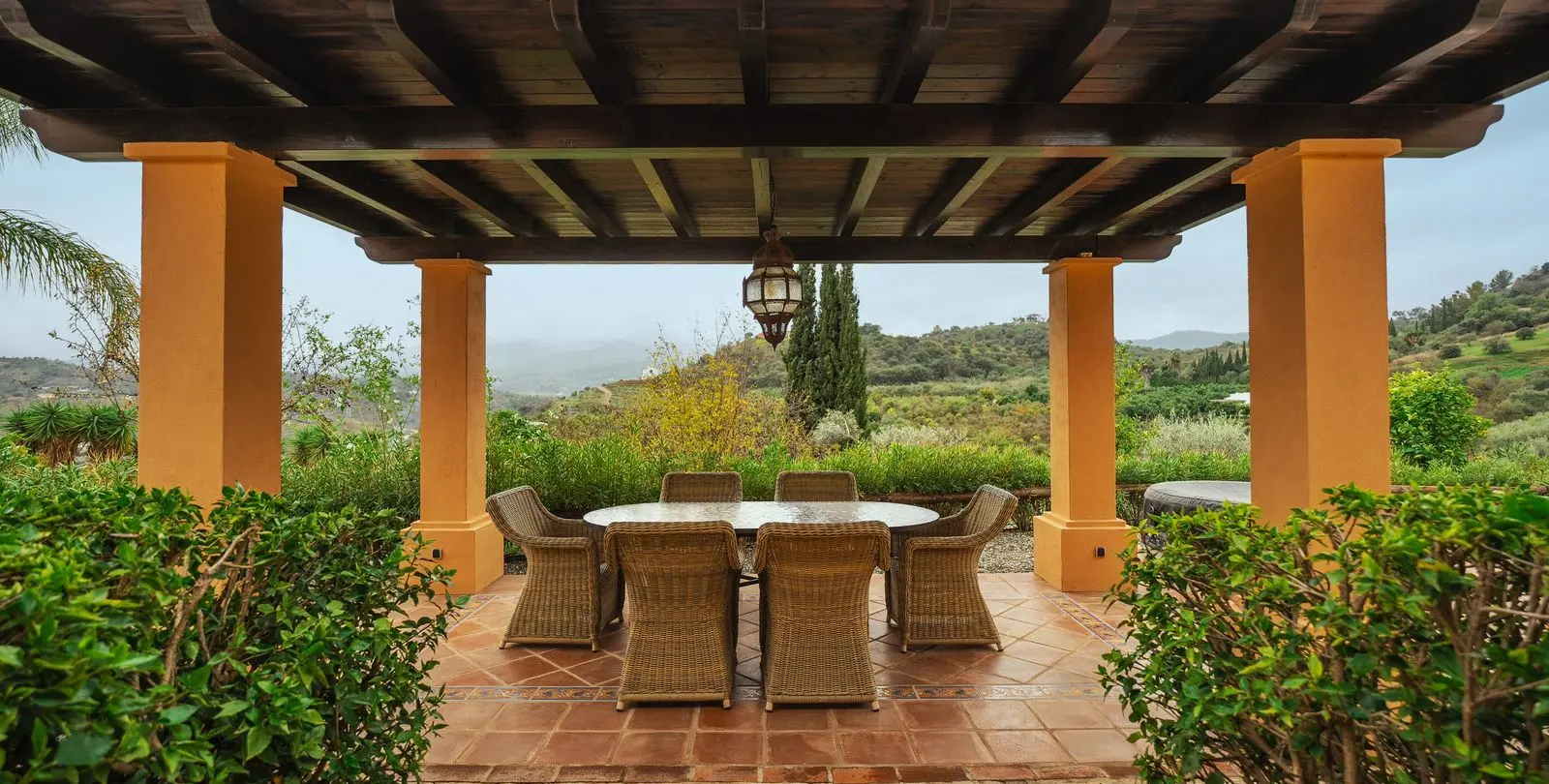 Sale of detached villa in Monda 34