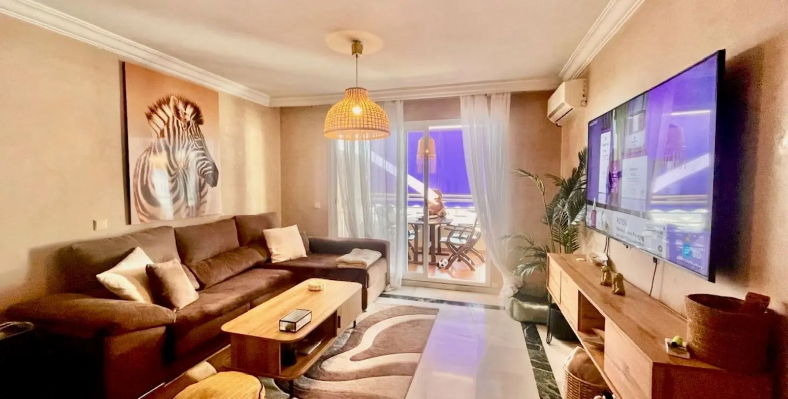 Продажа апартаментов на среднем этаже в The Golden Mile 1