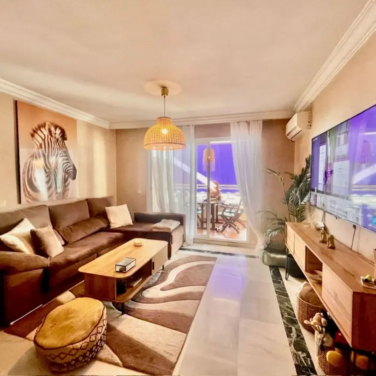 Sale of middle floor apartment in The Golden Mile