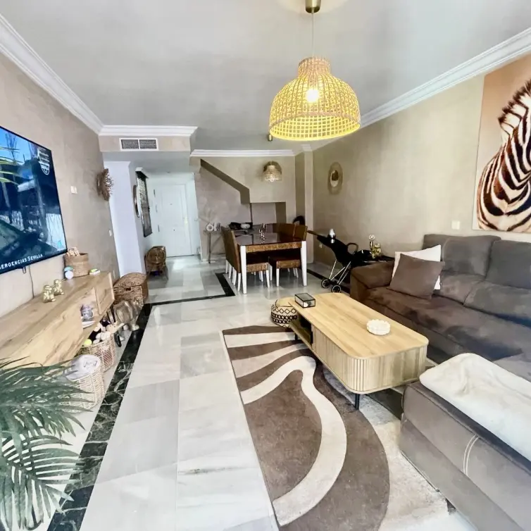 Sale of middle floor apartment in The Golden Mile