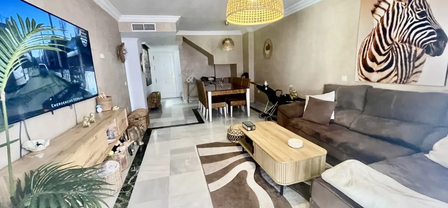 Sale of middle floor apartment in The Golden Mile 1