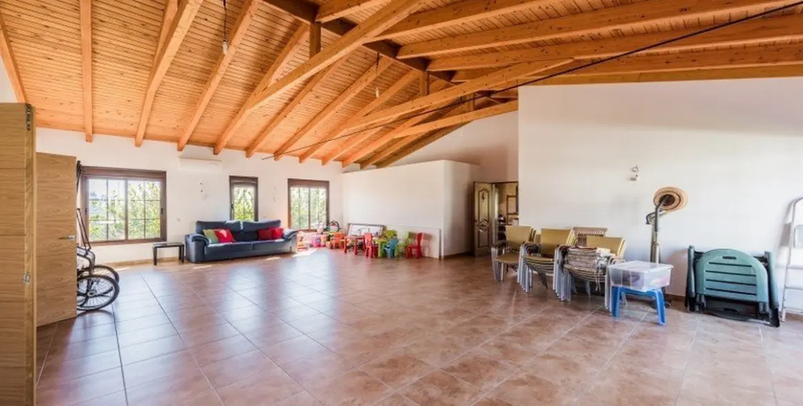 Sale of detached villa in Estepona 5