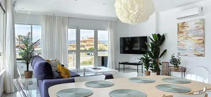 Sale of detached villa in Caleta de Vélez 3