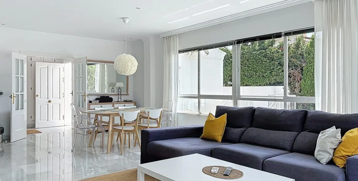 Продажа  отдельно стоящей виллы в Caleta de Vélez 14