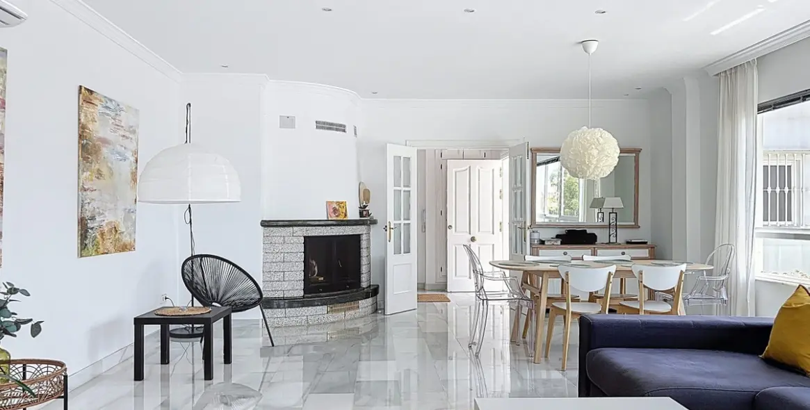 Продажа  отдельно стоящей виллы в Caleta de Vélez 15