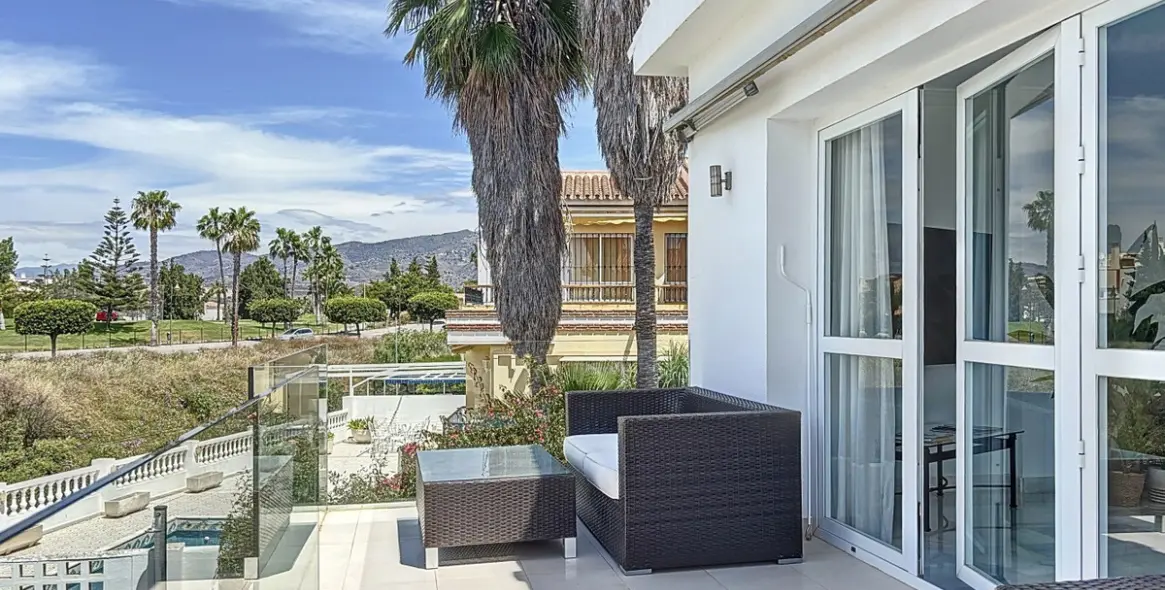 Продажа  отдельно стоящей виллы в Caleta de Vélez 19