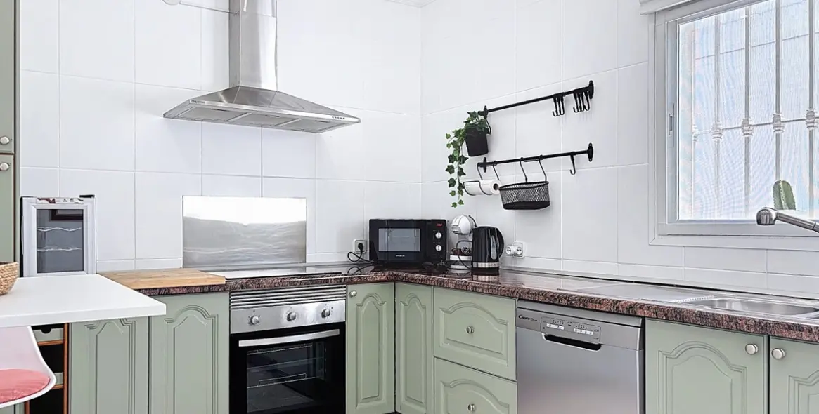 Продажа  отдельно стоящей виллы в Caleta de Vélez 21