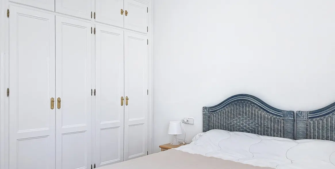 Продажа  отдельно стоящей виллы в Caleta de Vélez 28