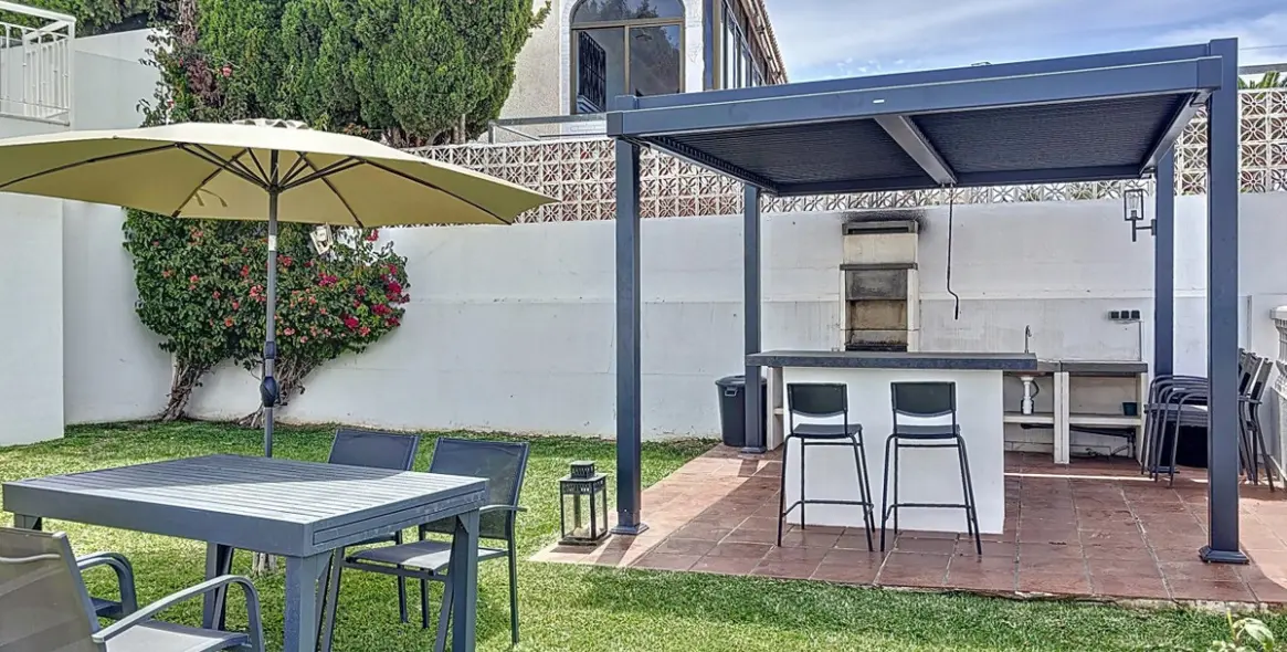 Продажа  отдельно стоящей виллы в Caleta de Vélez 42