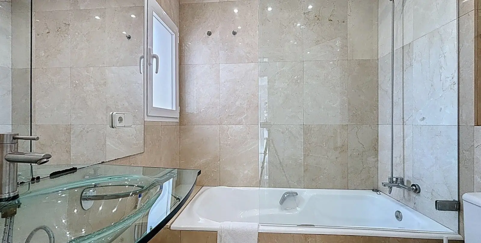 Venta de villa independiente en Caleta de Vélez 26