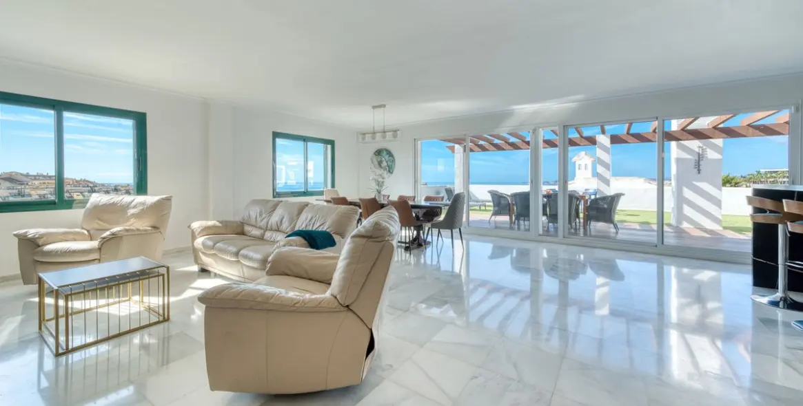 Sale of penthouse in Torrequebrada 4