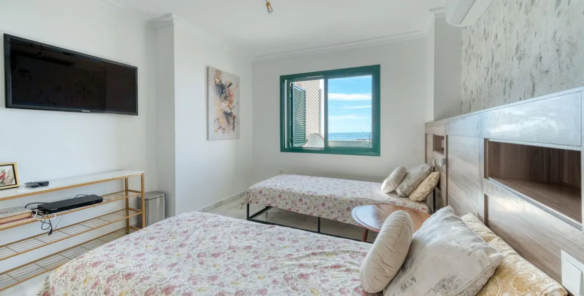 Sale of penthouse in Torrequebrada 17