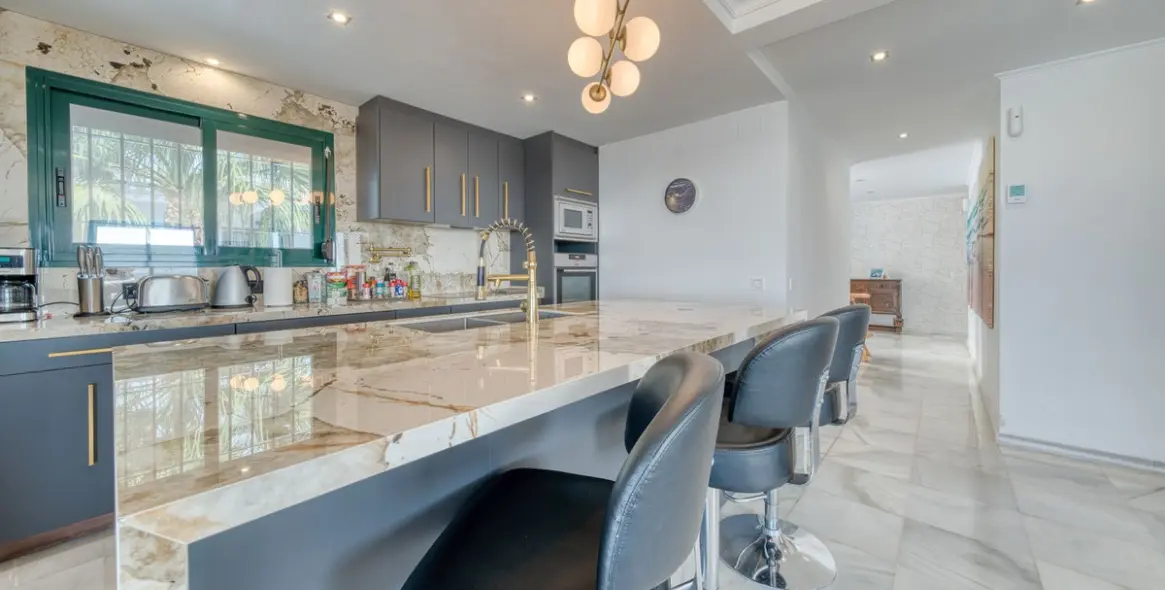 Sale of penthouse in Torrequebrada 21