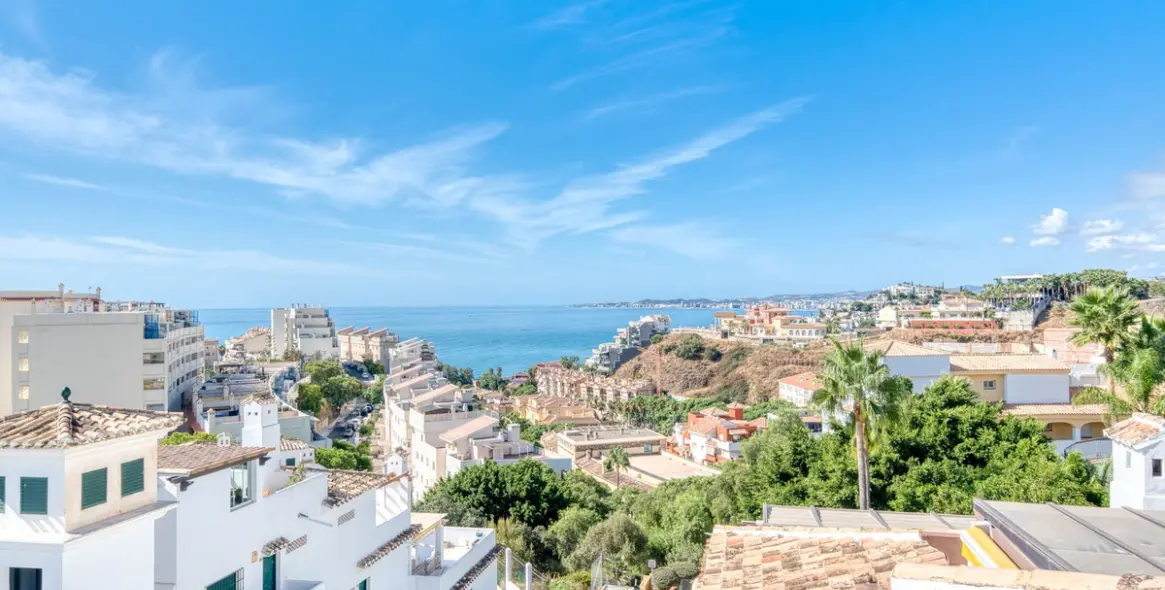 Sale of penthouse in Torrequebrada 30