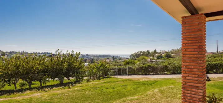 Sale of detached villa in Estepona 3