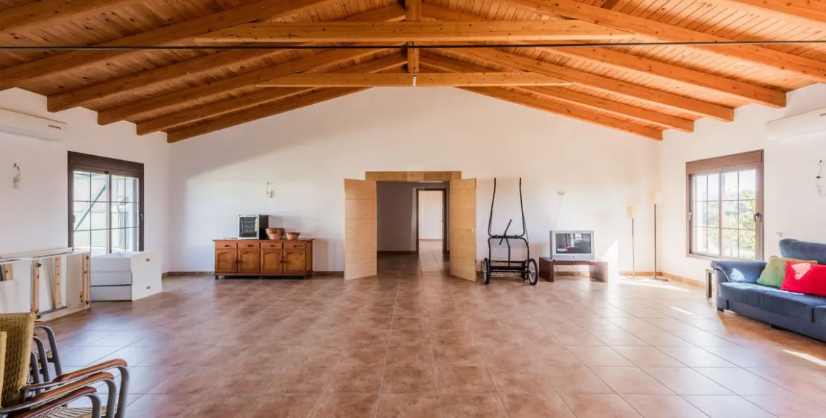 Sale of detached villa in Estepona 7