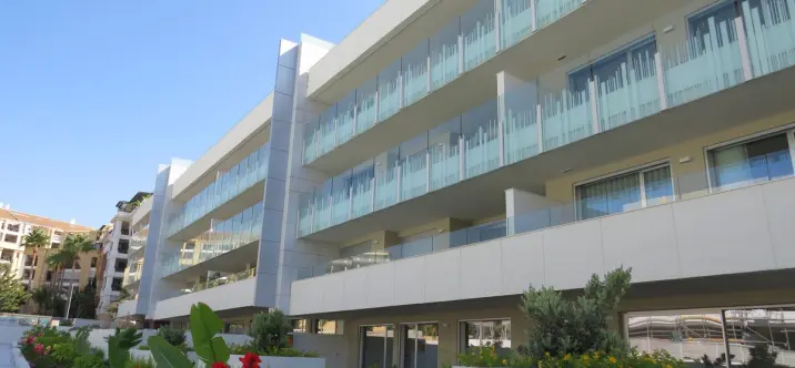 Sale of middle floor apartment in San Pedro de Alcántara 0
