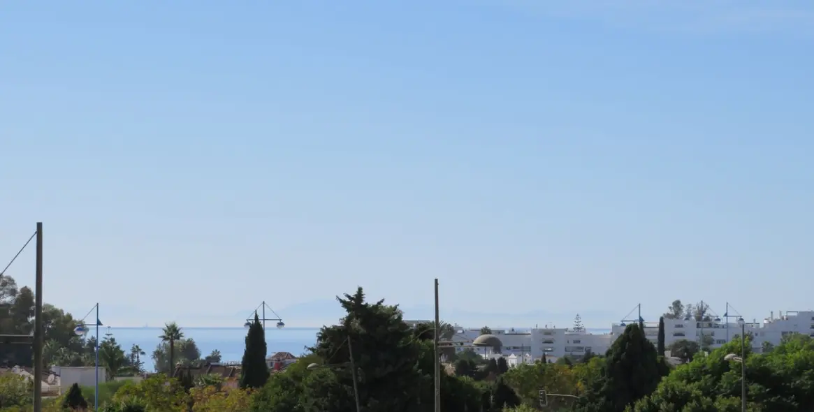 Sale of middle floor apartment in San Pedro de Alcántara 5