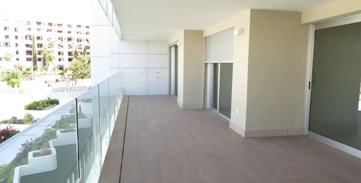 Sale of middle floor apartment in San Pedro de Alcántara 6