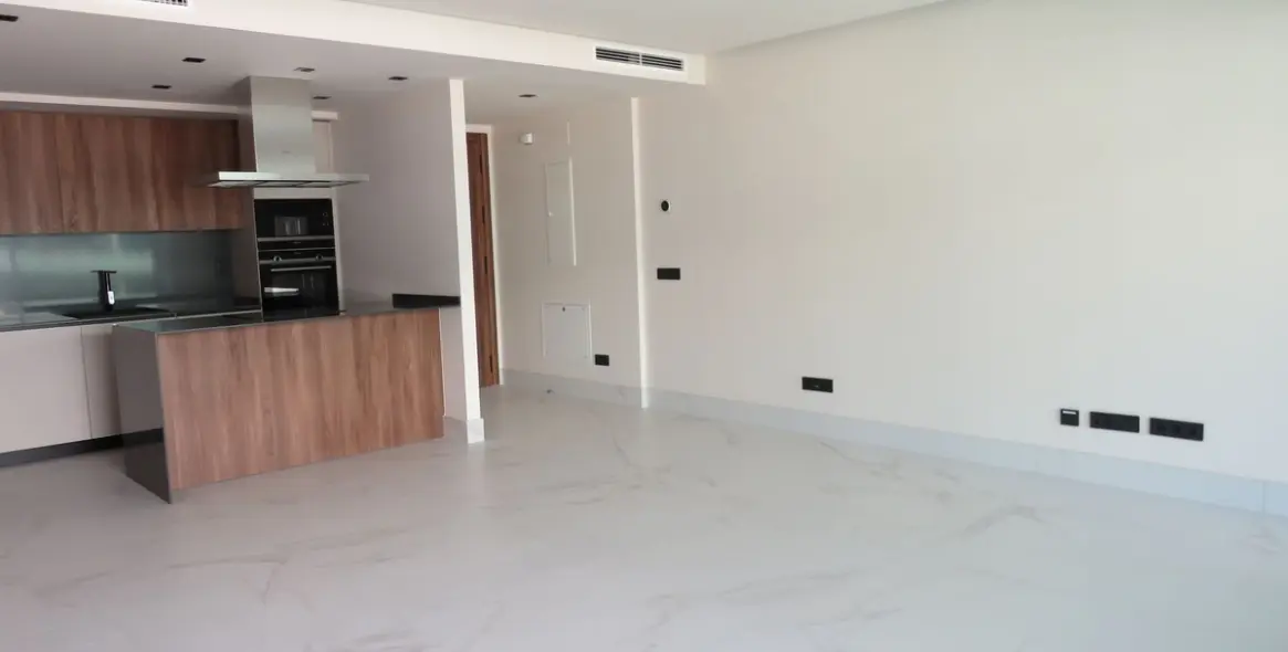 Sale of middle floor apartment in San Pedro de Alcántara 10