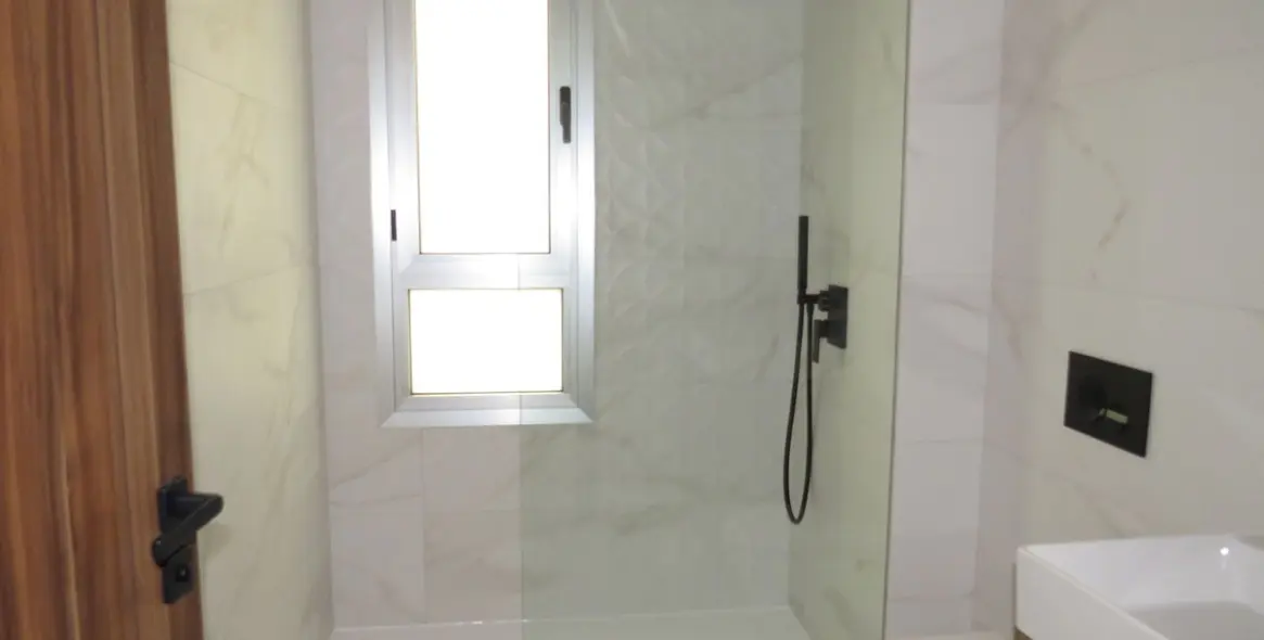 Sale of middle floor apartment in San Pedro de Alcántara 19